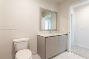 2535 NE 193rd St, Miami, FL 33180 - Photo 11