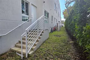 2535 NE 193rd St, Miami, FL 33180 - Photo 25