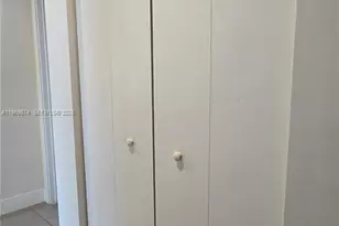 2535 NE 193rd St, Miami, FL 33180 - Photo 15