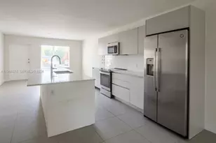 2535 NE 193rd St, Miami, FL 33180 - Photo 3