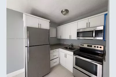 2401 NW 82nd St #Rear, Miami, FL 33147 - Photo 3
