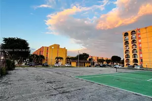 4721 NW 7th St, Miami, FL 33126 - Photo 21