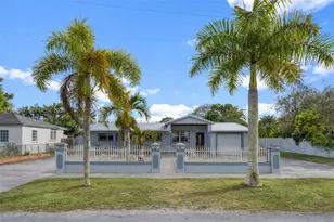 330 NW 13th St, Homestead, FL 33030 - Photo 1