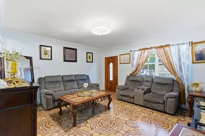 330 NW 13th St, Homestead, FL 33030 - Photo 9