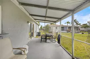 300 NW 39th St, Deerfield Beach, FL 33064 - Photo 13