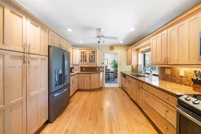 17242 SW 88th Ave, Palmetto Bay, FL 33157 - Photo 19