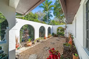 17242 SW 88th Ave, Palmetto Bay, FL 33157 - Photo 5