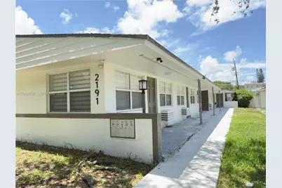 2191 NE 167th St #4, North Miami Beach, FL 33162 - Photo 1
