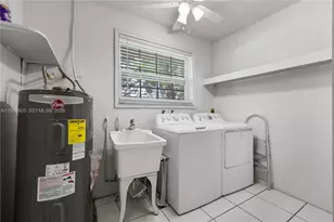 215 Entrada Dr, Hollywood, FL 33021 - Photo 47