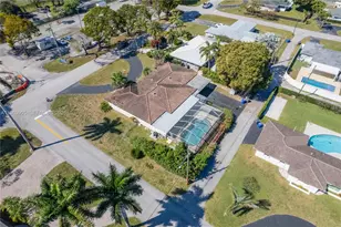 215 Entrada Dr, Hollywood, FL 33021 - Photo 35