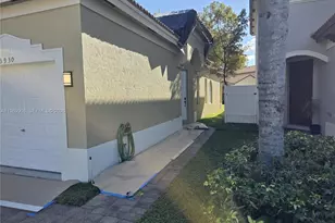 3930 NE 12th Dr, Homestead, FL 33033 - Photo 7