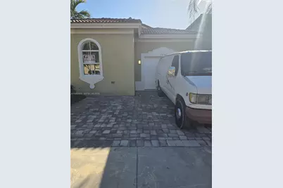 3930 NE 12th Dr, Homestead, FL 33033 - Photo 3