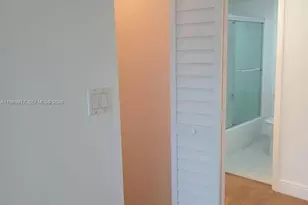 20400 W Country Club Dr, Aventura, FL 33180 - Photo 11