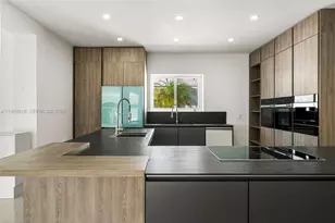 1101 S Shore Dr, Miami Beach, FL 33141 - Photo 23