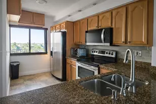 2300 NE 33rd Ave, Fort Lauderdale, FL 33305 - Photo 3