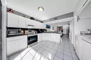 1923 SW 107th Ave, Miami, FL 33165 - Photo 13