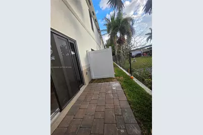 1114 SW 9th Ave #0, Florida City, FL 33034 - Photo 21