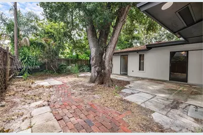 2234 Phillippi St, Sarasota, FL 34231 - Photo 17