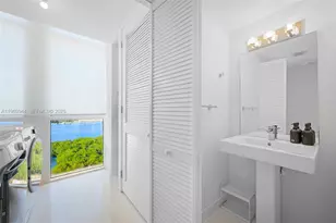 400 Sunny Isles Blvd, Sunny Isles Beach, FL 33160 - Photo 11