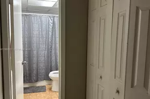 10000 NW 80th Ct, Hialeah Gardens, FL 33016 - Photo 7