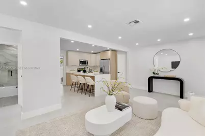 560 NE 110th Ter, Miami, FL 33161 - Photo 9