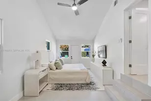 560 NE 110th Terrace, Miami, FL 33161 - Photo 17