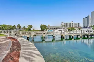 7910 Harbor Island Dr, North Bay Village, FL 33141 - Photo 47
