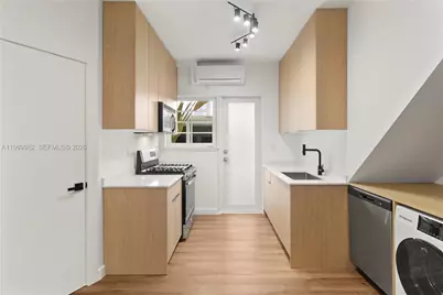 1009 Meridian Ave #14, Miami Beach, FL 33139 - Photo 9