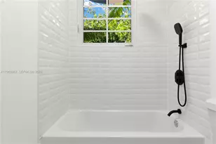 1009 Meridian Ave, Miami Beach, FL 33139 - Photo 15