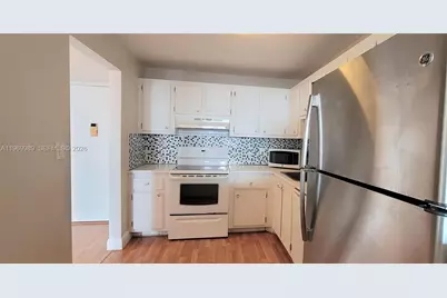 1300 NE Miami Gardens Dr #819E, Miami, FL 33179 - Photo 5