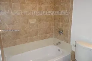 2530 NW 39th Wy, Lauderdale Lakes, FL 33311 - Photo 7