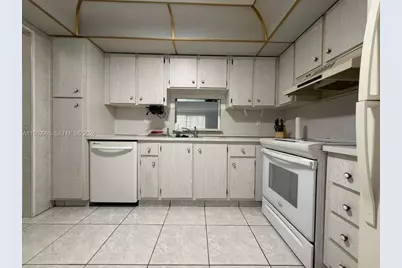 301 SE 3rd St #109, Dania Beach, FL 33004 - Photo 9