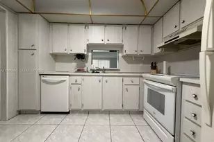 301 SE 3rd St, Dania Beach, FL 33004 - Photo 9