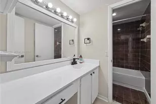 5050 NW 7th St, Miami, FL 33126 - Photo 17