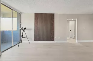 5050 NW 7th St, Miami, FL 33126 - Photo 5