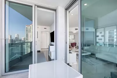 1331 Brickell Bay Dr #2402, Miami, FL 33131 - Photo 13