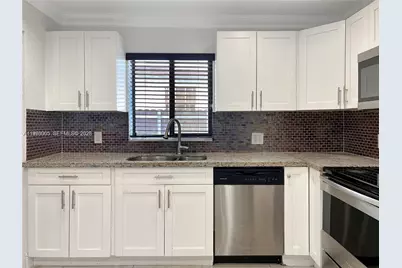 221 W 31st St, Hialeah, FL 33012 - Photo 3