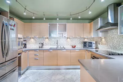 1623 Collins Ave #PH1010, Miami Beach, FL 33139 - Photo 17