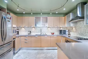 1623 Collins Ave, Miami Beach, FL 33139 - Photo 17