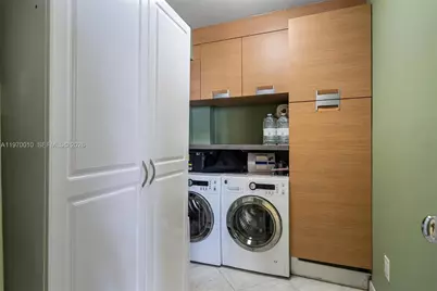 1623 Collins Ave #PH1010, Miami Beach, FL 33139 - Photo 21
