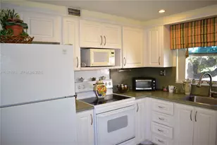 9681 Sunrise Lakes Blvd, Sunrise, FL 33322 - Photo 11