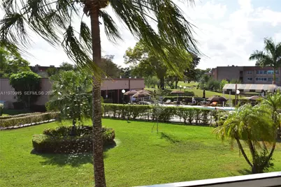 9681 Sunrise Lakes Blvd #201, Sunrise, FL 33322 - Photo 37