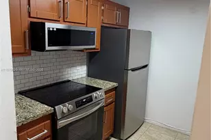 301 SW 135th Ave, Pembroke Pines, FL 33027 - Photo 19