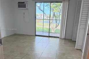 301 SW 135th Ave, Pembroke Pines, FL 33027 - Photo 17