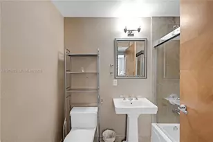 1500 Ocean Dr, Miami Beach, FL 33139 - Photo 29