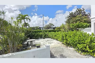 1105 NE 119th St #A, Biscayne Park, FL 33161 - Photo 11