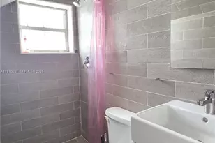 1105 NE 119th St, Biscayne Park, FL 33161 - Photo 9