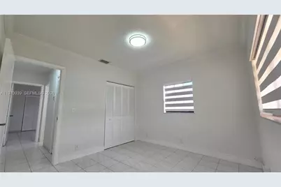 3041 NW 16th St, Miami, FL 33125 - Photo 15