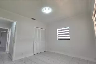 3041 NW 16th St, Miami, FL 33125 - Photo 15
