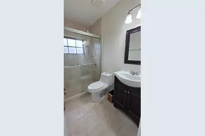 3041 NW 16th St, Miami, FL 33125 - Photo 17